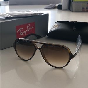 BNWT Ray-Ban Cats 5000 Classic Sunglasses 🕶